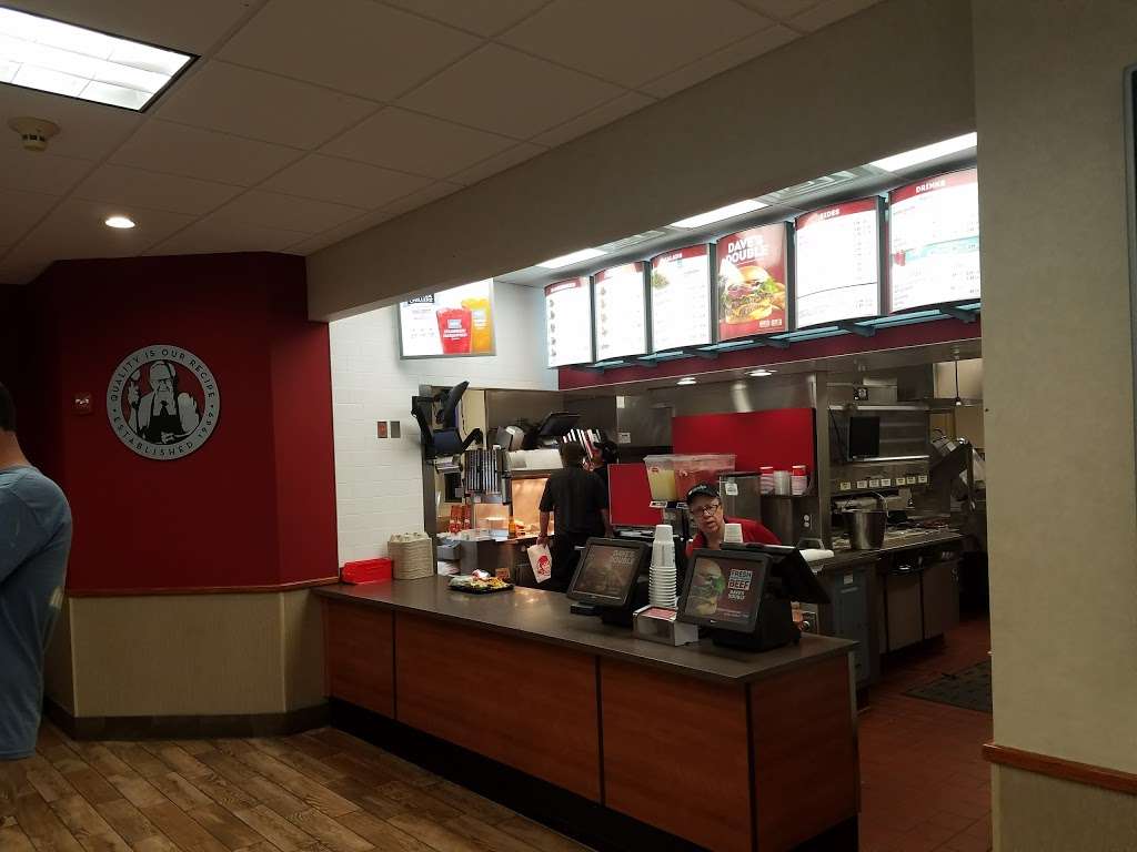 Wendys | 105 Arrowhead Dr, Hampshire, IL 60140, USA | Phone: (847) 683-9478