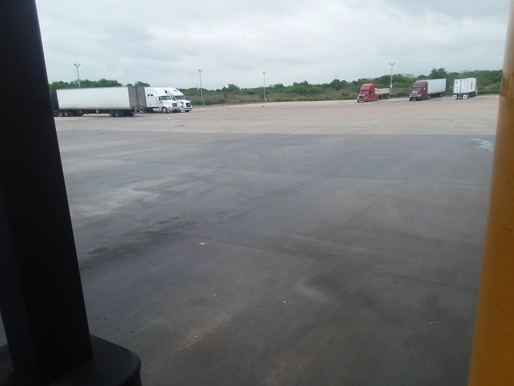 Rosenberg Travel Plaza | 2801 US-59, Rosenberg, TX 77471, USA | Phone: (281) 239-0400