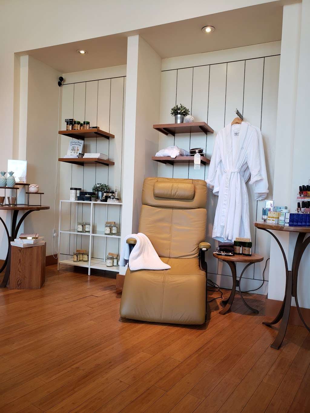 ME SPA | 1555 Simi Town Center Way, Simi Valley, CA 93065, USA | Phone: (805) 582-2286