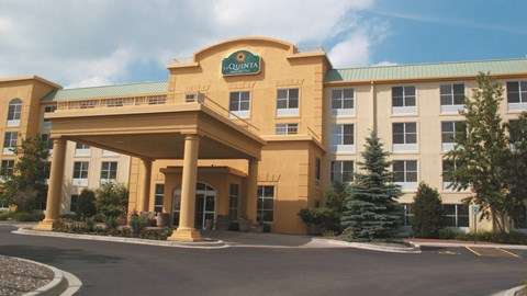 La Quinta Inn & Suites by Wyndham Milwaukee SW New Berlin | 15300 West Rock Ridge Rd, New Berlin, WI 53151, USA | Phone: (262) 717-0900