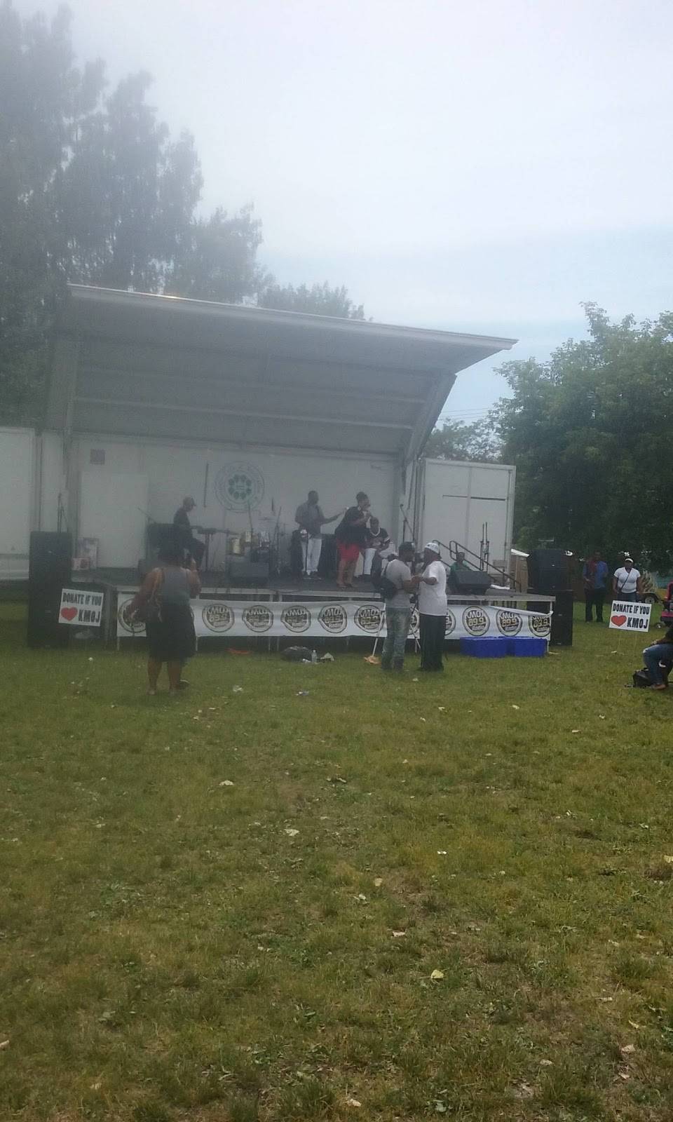 Bethune Park | 1304 N 10th Ave, Minneapolis, MN 55411, USA | Phone: (612) 230-6400