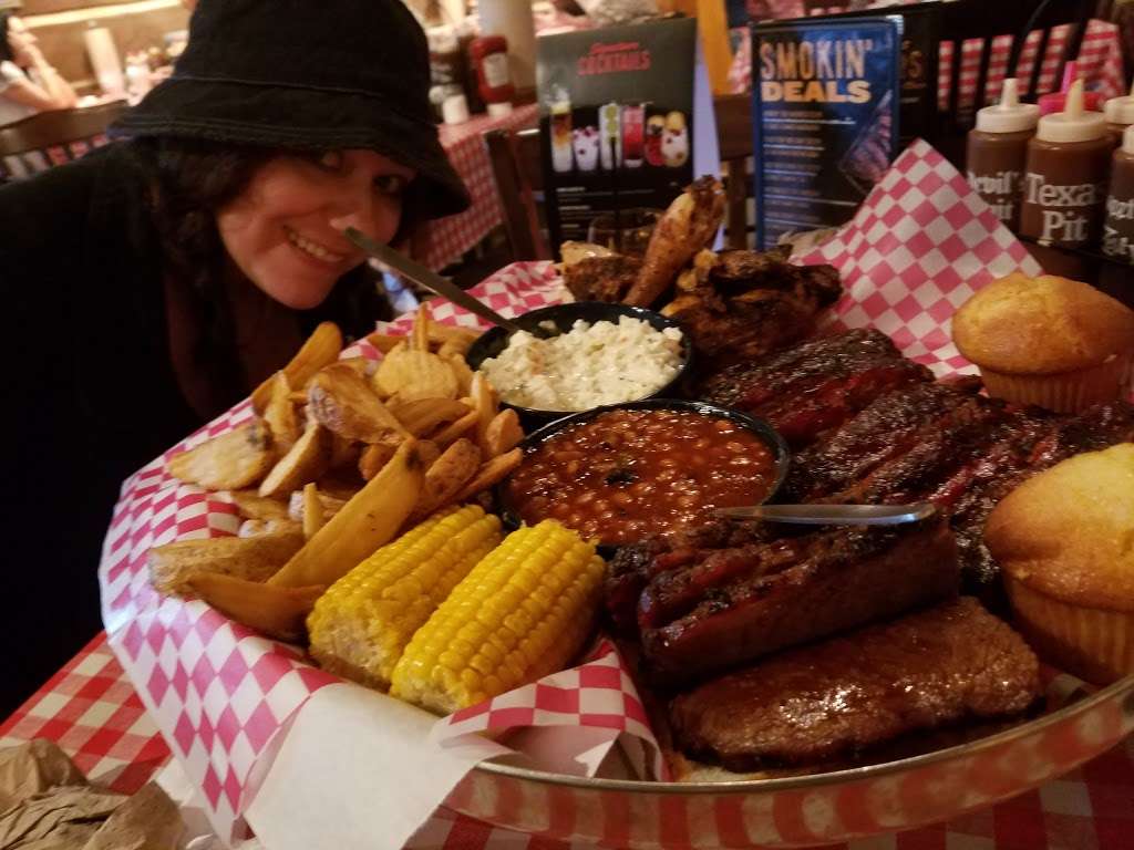 Famous Daves Bar-B-Que | 4215 E Black Horse Pike, Mays Landing, NJ 08330, USA | Phone: (609) 569-9910