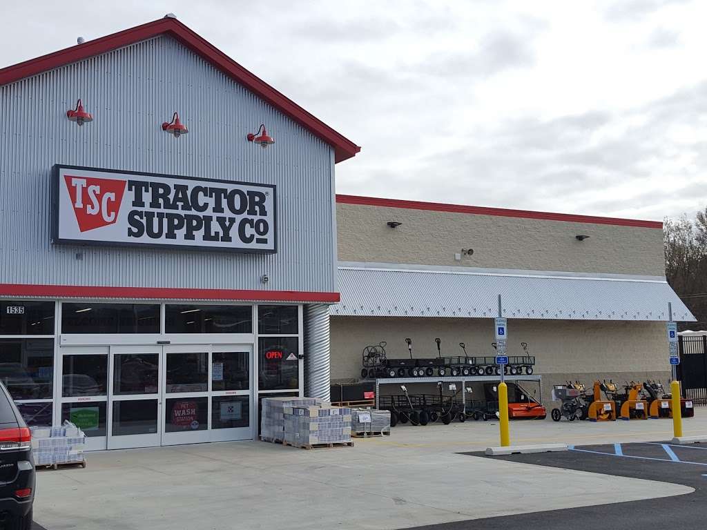 Tractor Supply Company | 1535 W Park Ave, Tinton Falls, NJ 07712, USA | Phone: (732) 493-3377