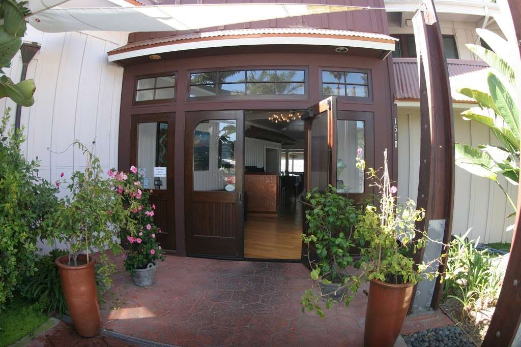 Waters Edge Restaurant and Bar | 1510 Anchors Way, Ventura, CA 93001, USA | Phone: (805) 642-1200