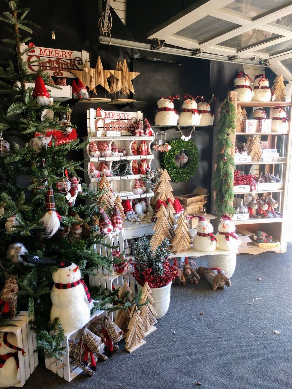 Mahoneys Garden Center | 1609 Main St, Tewksbury, MA 01876, USA | Phone: (978) 851-2712