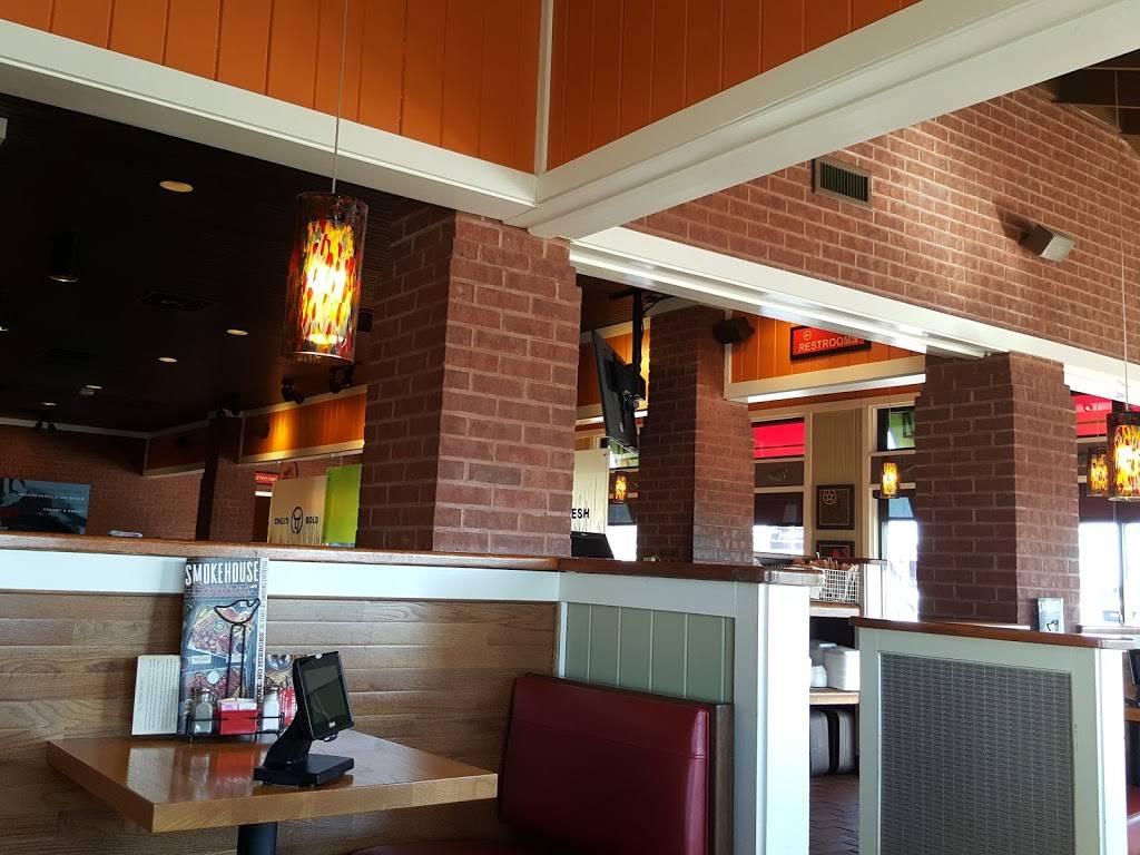 Chilis Grill & Bar | 317 E Coliseum Blvd, Fort Wayne, IN 46805, USA | Phone: (260) 471-2979