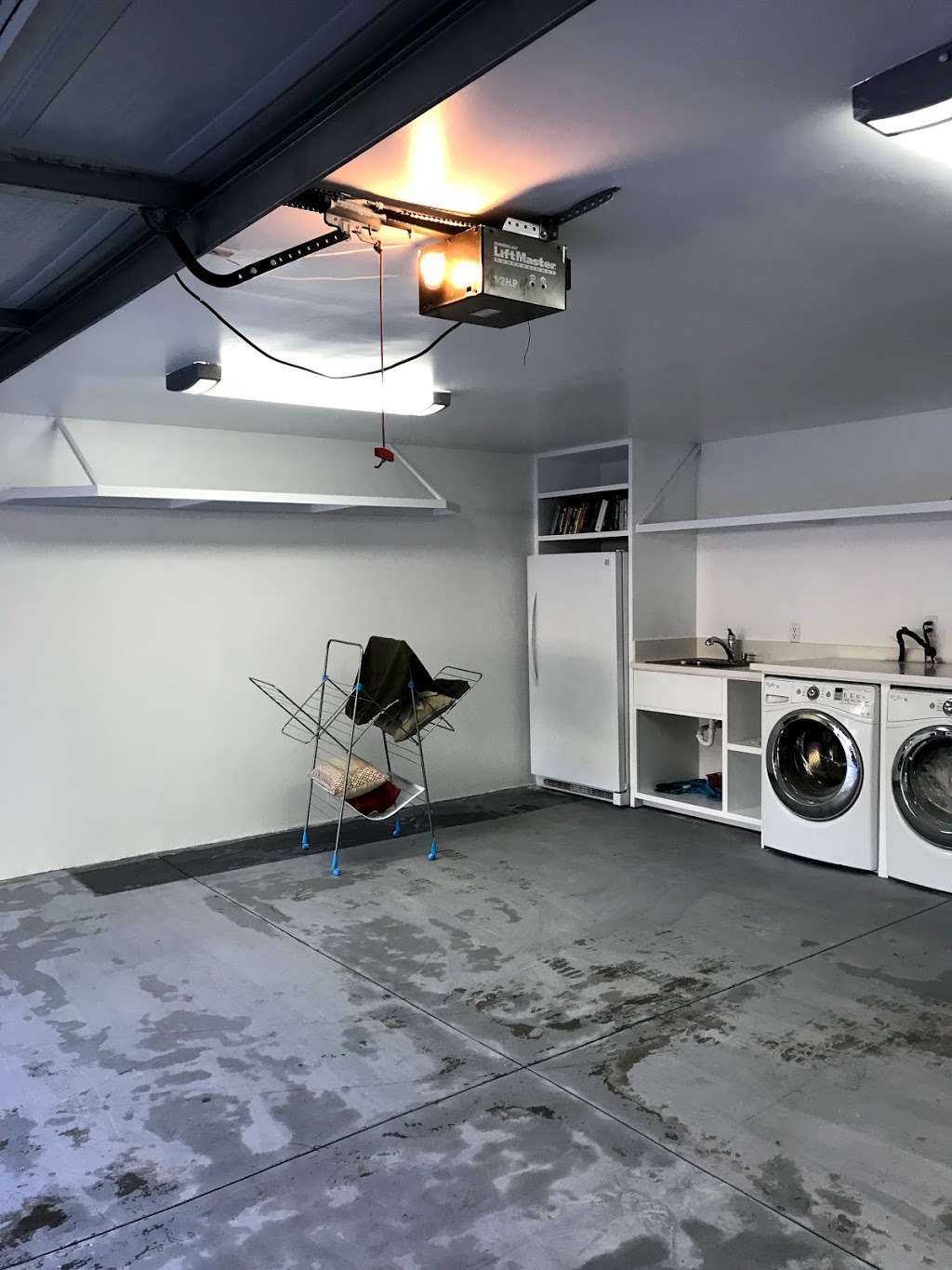 Dunn-Edwards Paints - North Hollywood | 12861 Sherman Way, North Hollywood, CA 91605, USA | Phone: (818) 764-3945