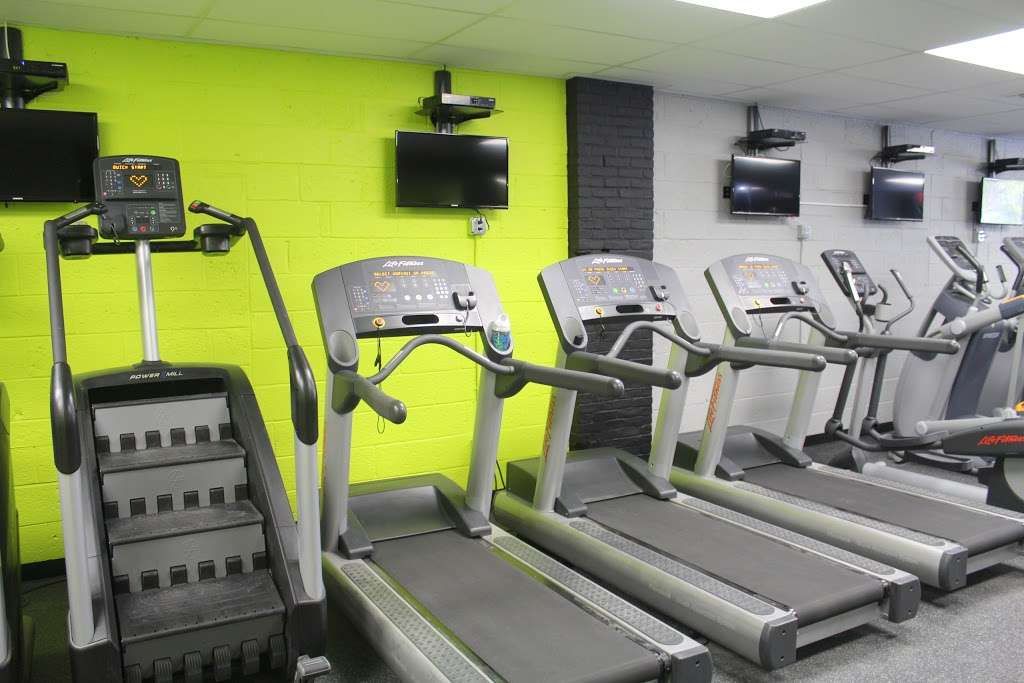 REVOLUTION FITNESS | 170 Laurel Rd, East Northport, NY 11731, USA | Phone: (631) 972-3227