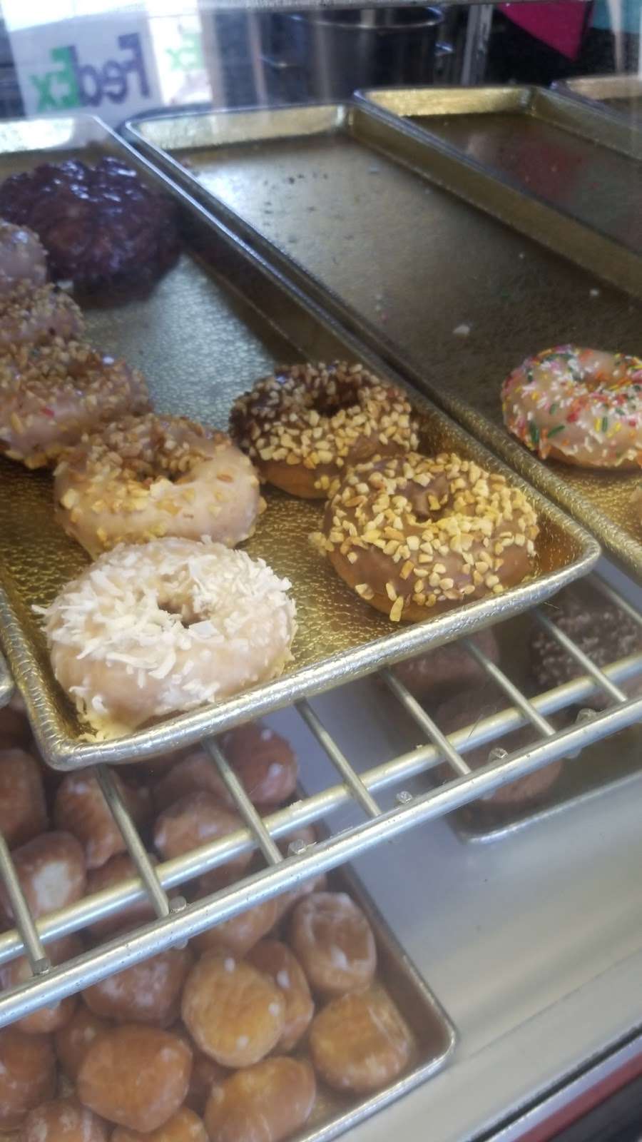 Quality Doughnuts | 6860 Sunkist Dr, Oakland, CA 94605, USA | Phone: (510) 632-3344