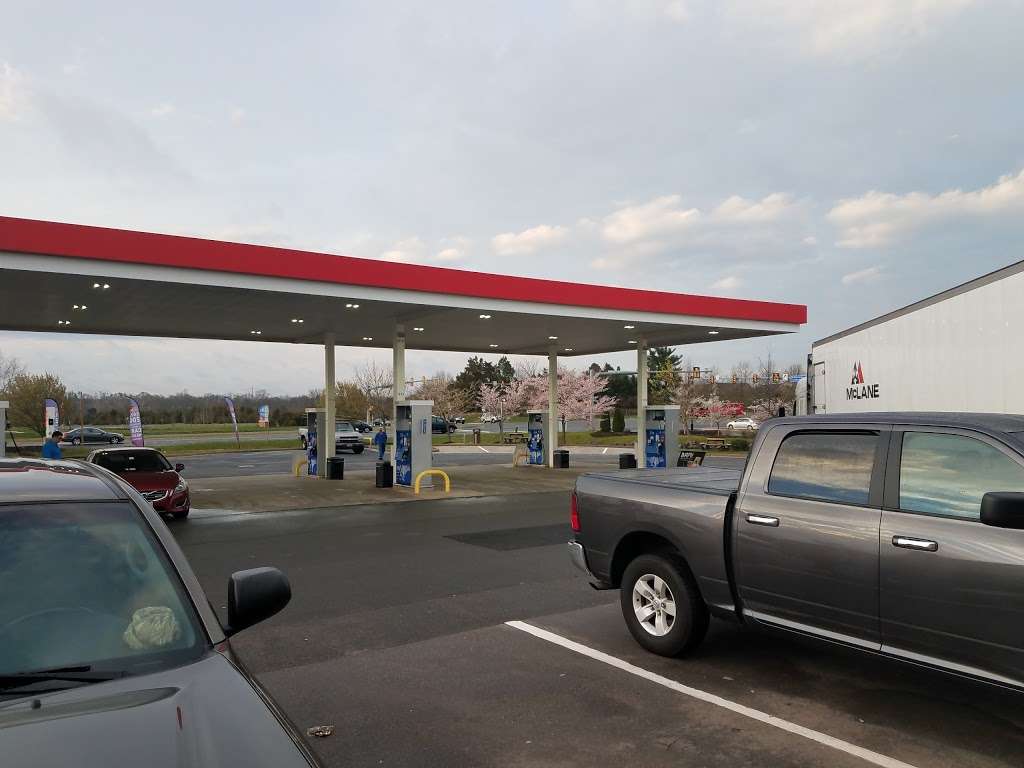 Exxon | 22405 Flagstaff Plaza, Ashburn, VA 20148, USA | Phone: (703) 858-5397