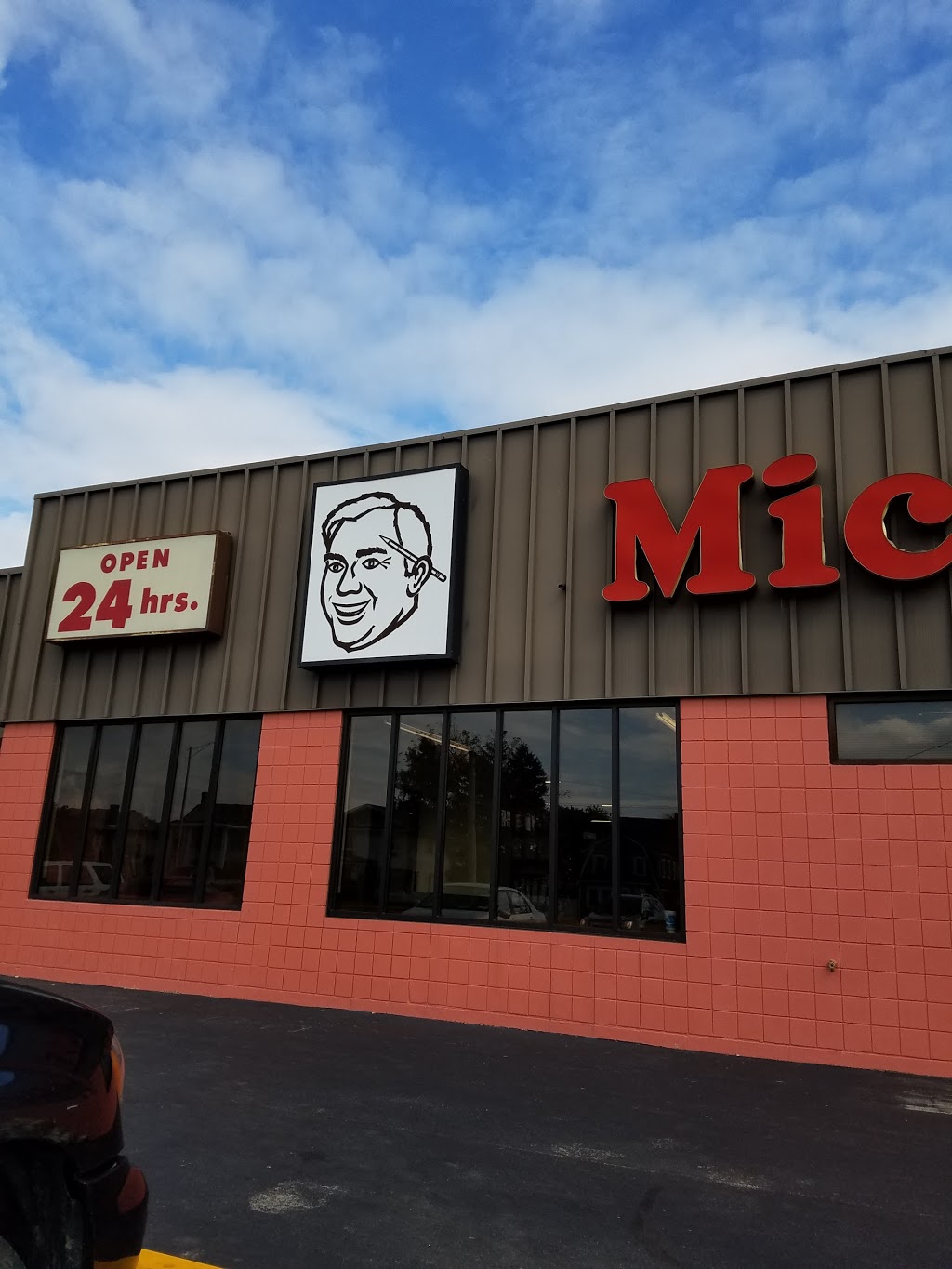 Mickeys T-Mart | 748 S Harrison St, Shelbyville, IN 46176, USA | Phone: (317) 398-4110