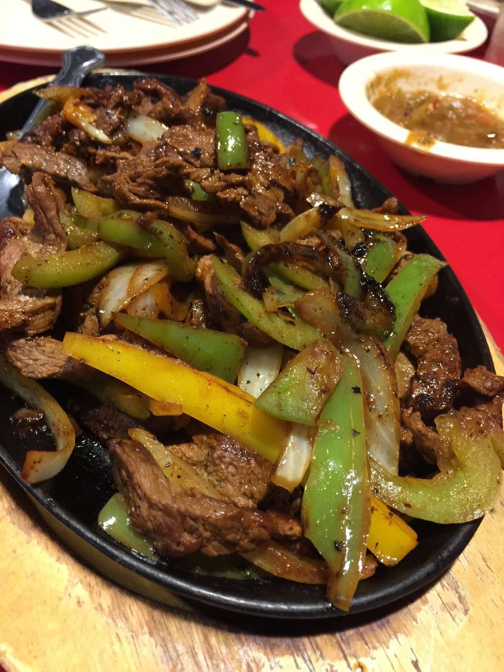 Las Islas Marias Restaurant | 5504 Etiwanda Ave, Mira Loma, CA 91752, USA | Phone: (951) 681-0809