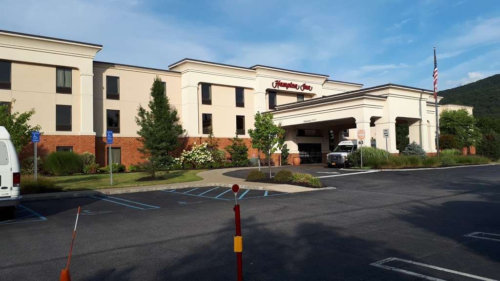 Hampton Inn Harriman Woodbury | 60 Centre Dr, Central Valley, NY 10917 | Phone: (845) 782-9600