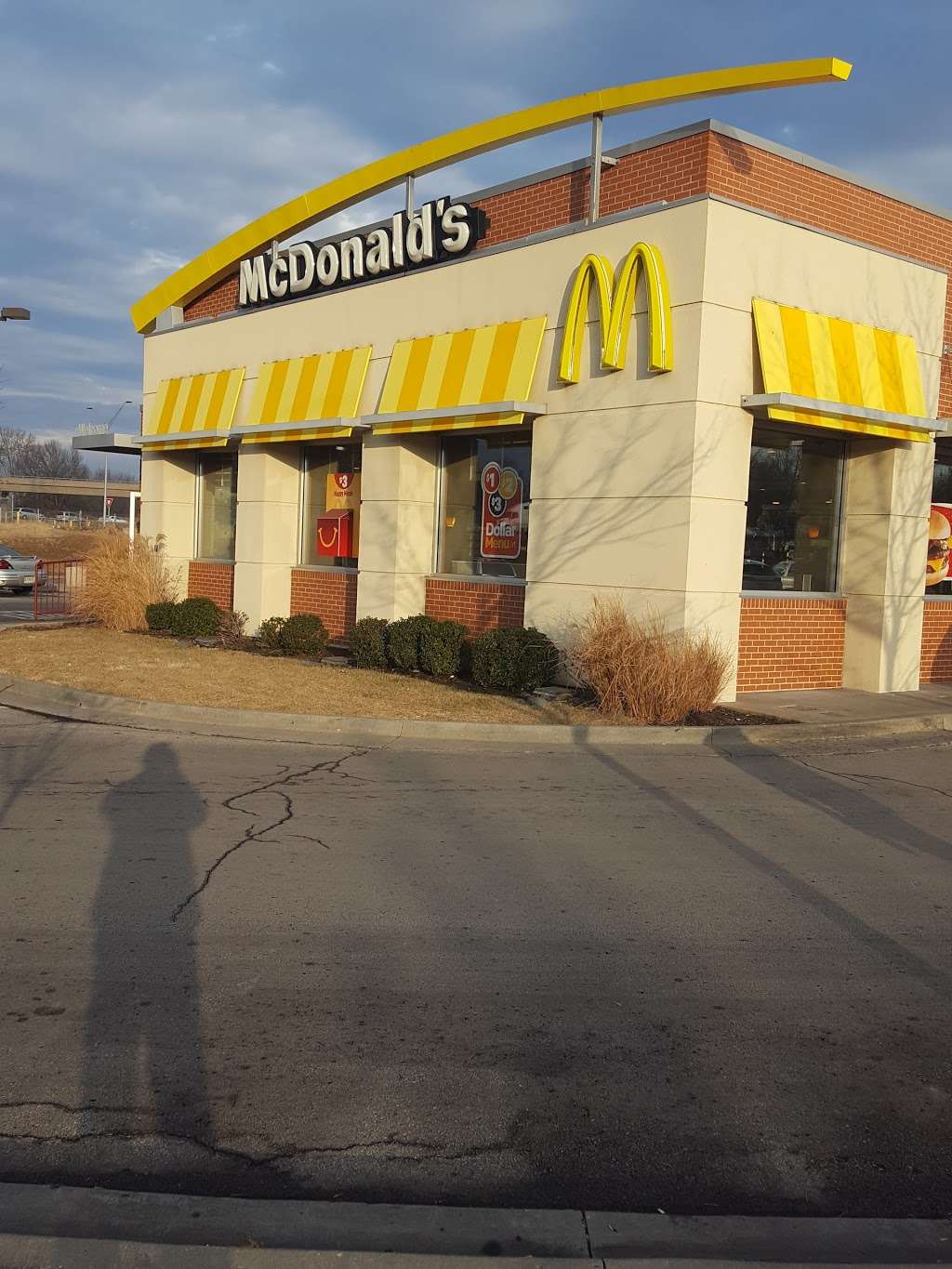 McDonalds | 11801 E 40 Hwy, Independence, MO 64055, USA | Phone: (816) 358-4324