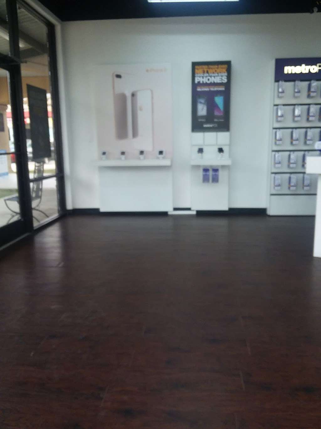 Metro by T-Mobile | 8107 Airline Dr, Houston, TX 77037, USA | Phone: (346) 207-7200