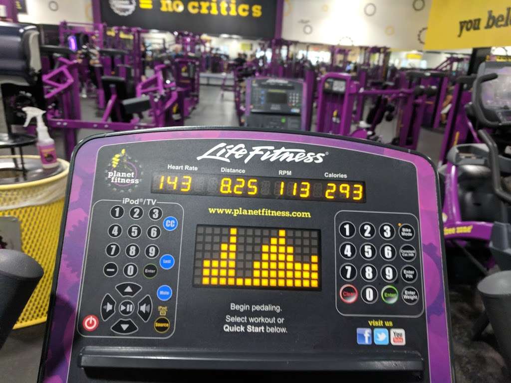 Planet Fitness | 2401 Whitehall Park Dr Ste 500, Charlotte, NC 28273 | Phone: (980) 337-4487