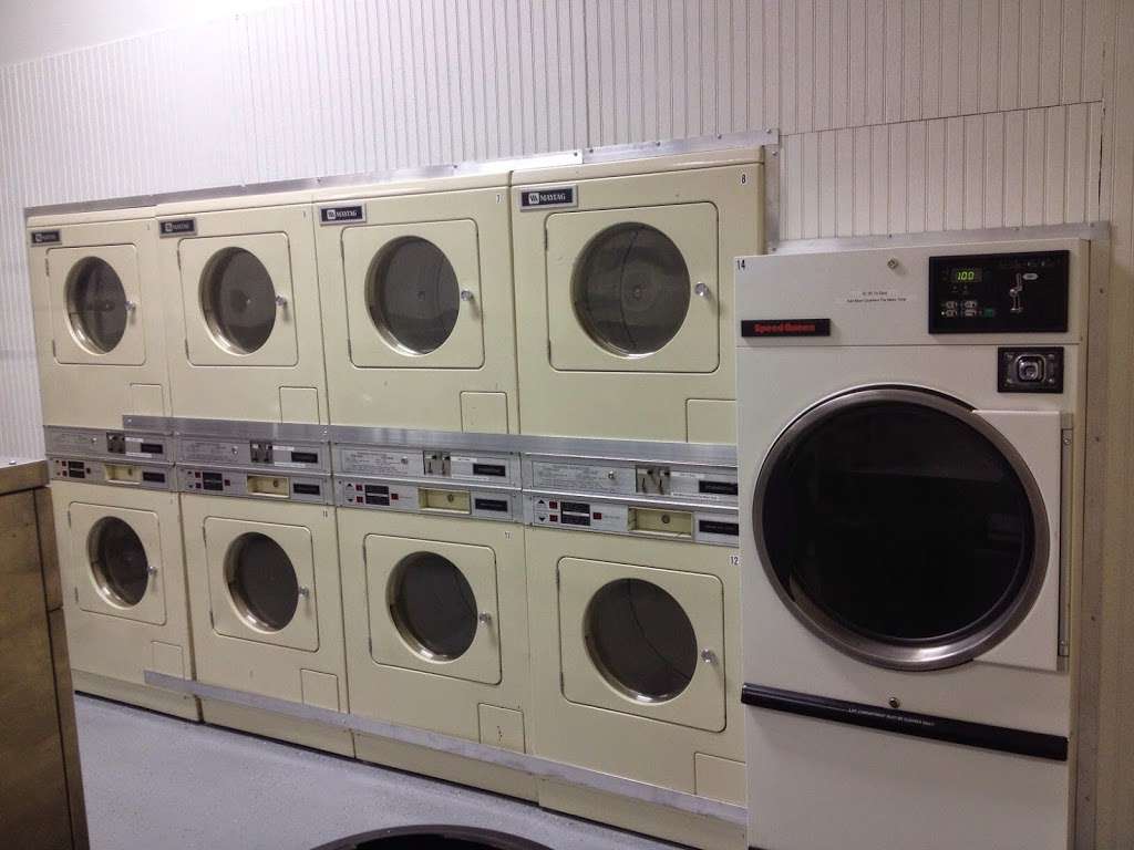 Splish Splash Laundromat and Laundry Service | 101 N Jefferson St, Kearney, MO 64060, USA | Phone: (816) 694-4402