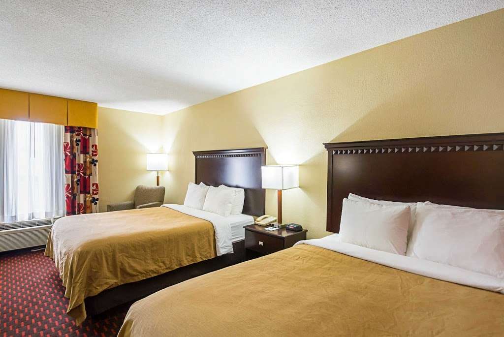 Quality Inn & Suites Hagerstown | 920 Dual Hwy, Hagerstown, MD 21740, USA | Phone: (301) 739-9050