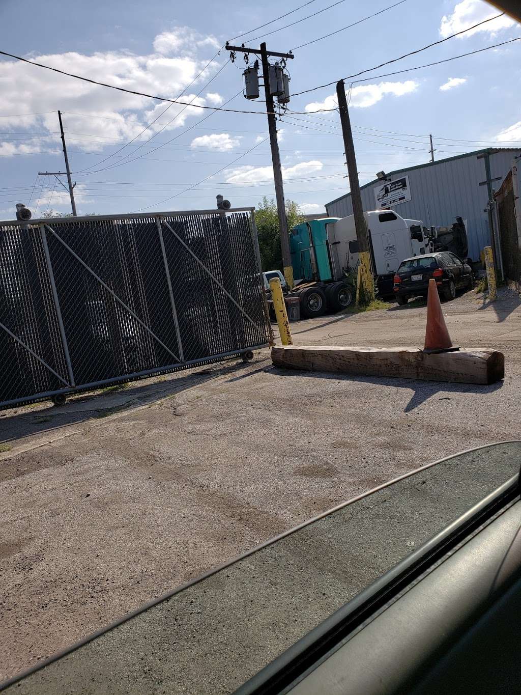 Tony’s Truck & Trailer Repair | 724 E Chicago Ave, East Chicago, IN 46312, USA | Phone: (219) 318-5282