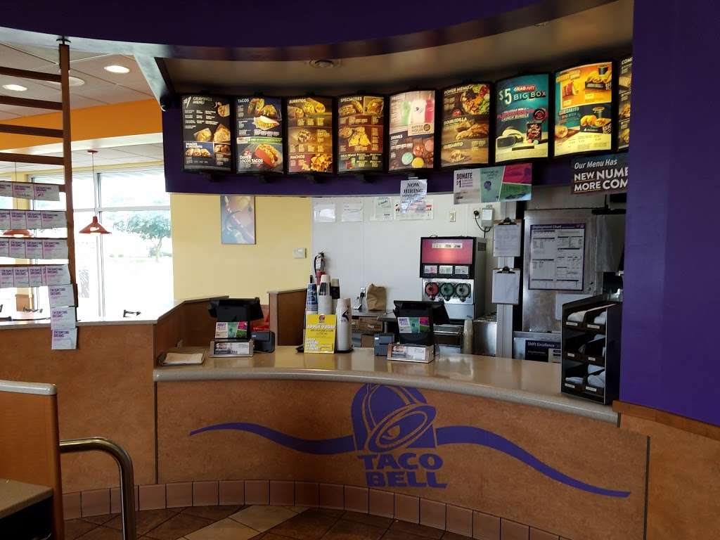 Taco Bell | 3191 S 76th St, Milwaukee, WI 53219, USA | Phone: (414) 727-2226