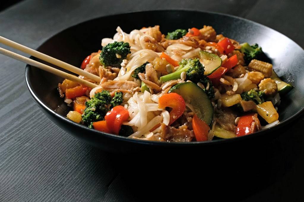 HuHot Mongolian Grill | 2035 N Rock Rd, Wichita, KS 67206, USA | Phone: (316) 558-3630