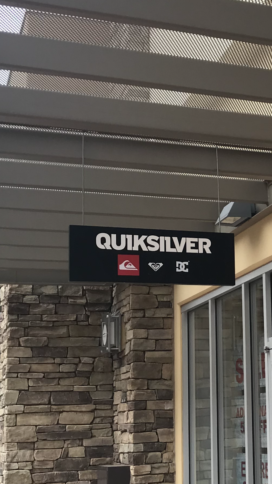 Quiksilver | 4976 Premium Outlets Way #618, Chandler, AZ 85226, USA | Phone: (480) 639-1858
