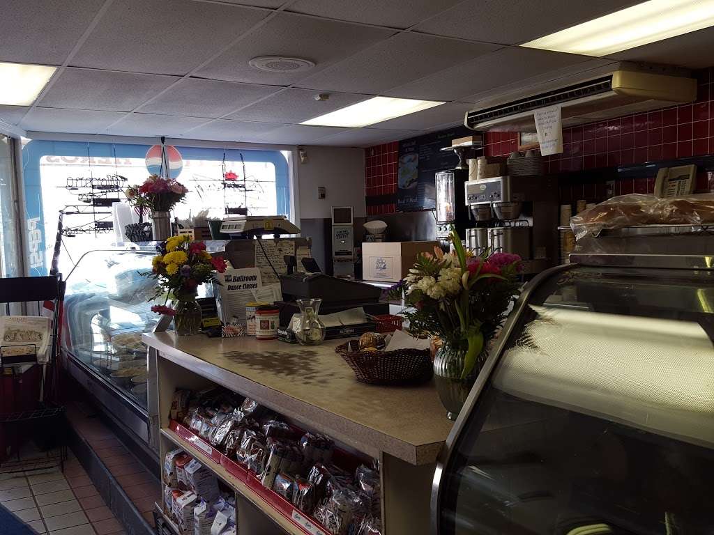 Mikes Deli & Pizza | 1316, 135 Union St, Montgomery, NY 12549, USA | Phone: (845) 457-5411