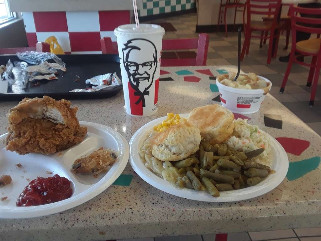 KFC | 10430 US-31, Taylorsville, IN 47280, USA | Phone: (812) 526-2141