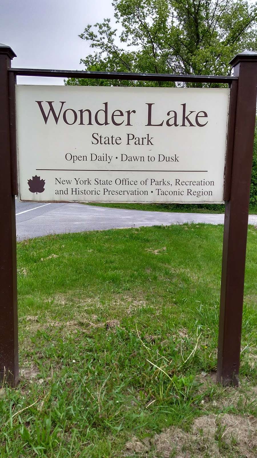 Wonder Lake Parking Lot | 382-390 Ludingtonville Rd, Holmes, NY 12531, USA