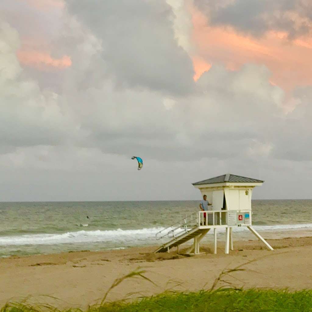 Kiteboarding beach. | Fort Lauderdale, FL 33316, USA