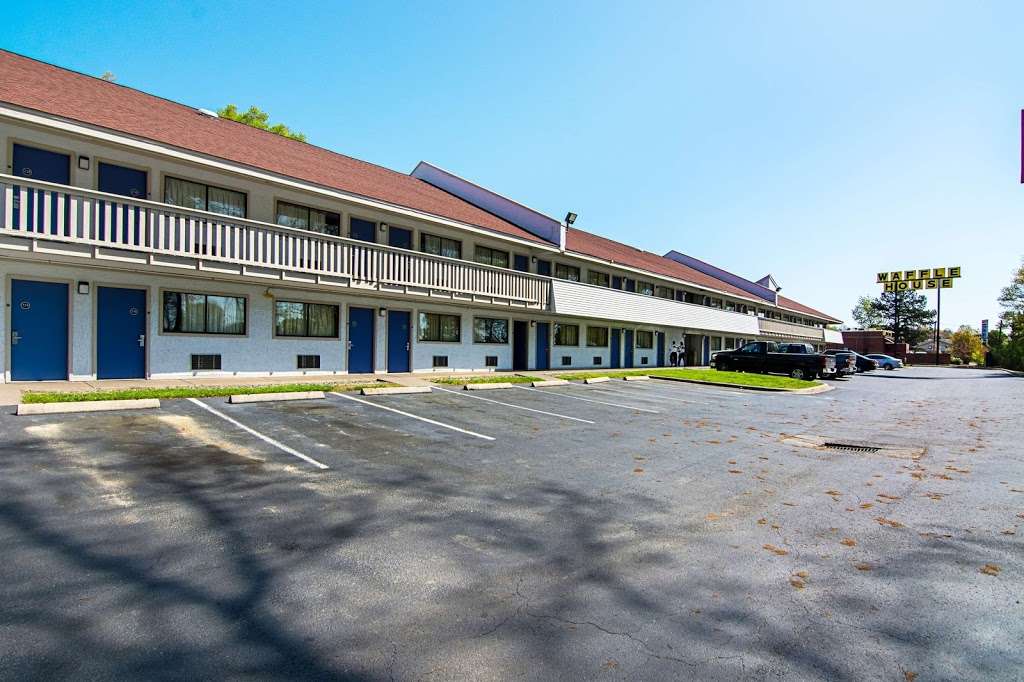 Motel 6 Charlotte, NC - Airport | 3300 Queen City Dr, Charlotte, NC 28208, USA | Phone: (704) 392-2316
