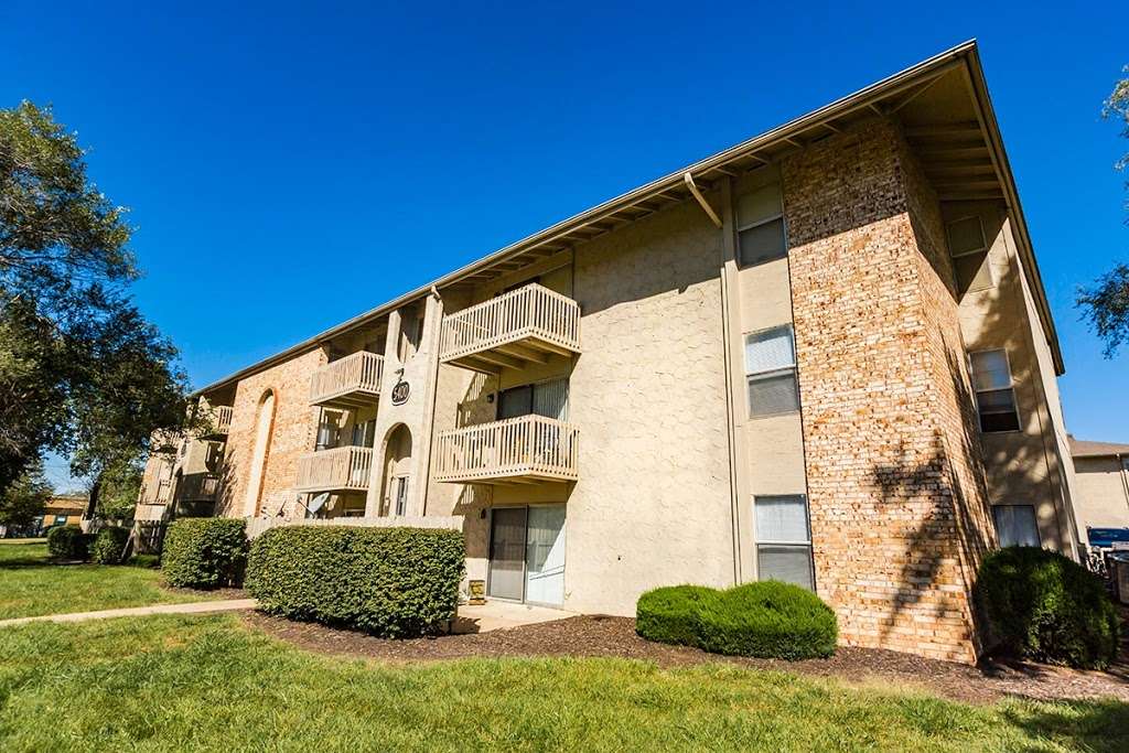 Shadow Creek Apartments | 5417 E 96th Pl, Kansas City, MO 64137 | Phone: (816) 656-2657