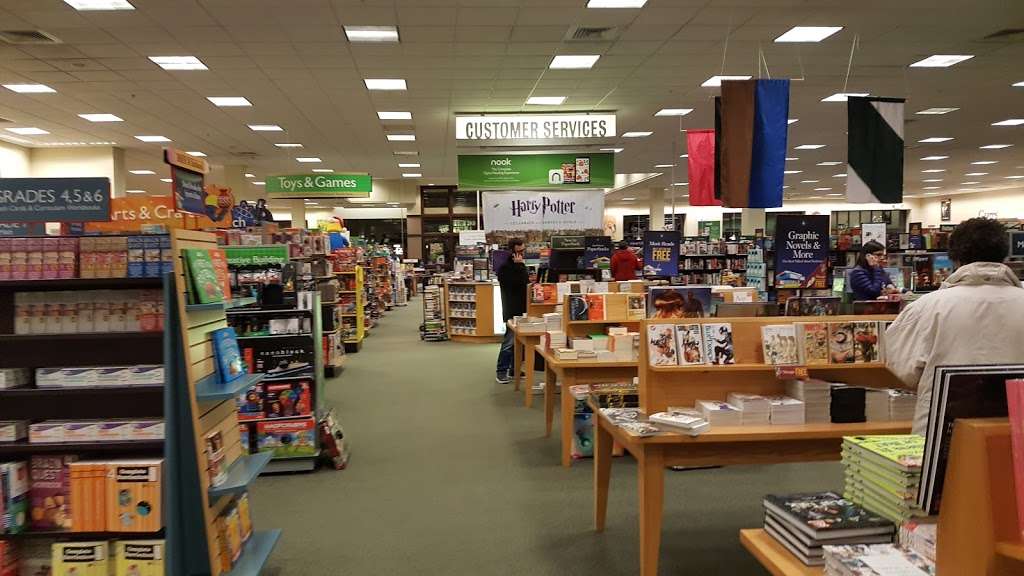 Barnes & Noble | 2960 Center Valley Pkwy Suite 742, Center Valley, PA 18034 | Phone: (610) 791-3261