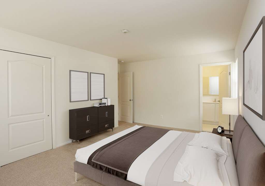 Heatherwood Luxury Rentals 58 Vanderbilt Motor Pkwy 100, Commack, NY