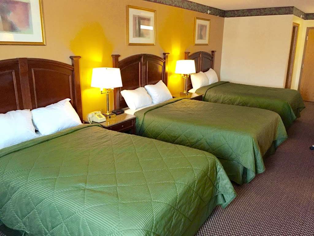 Executive Inn and Suites | 680 S Green Bay Rd, Waukegan, IL 60085, USA | Phone: (847) 244-0088