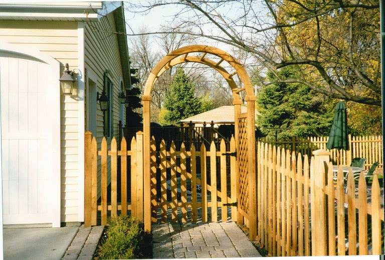 Bob Jaacks Rustic Wood Fencing & Decks | 9116 N Milwaukee Ave, Niles, IL 60714 | Phone: (847) 827-7456