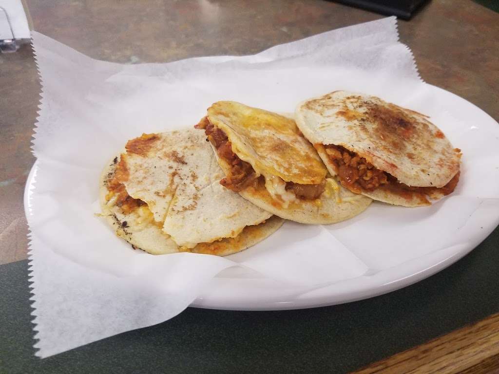 Gorditas El Terre | 3 N Addison Rd, Addison, IL 60101 | Phone: (815) 295-1525