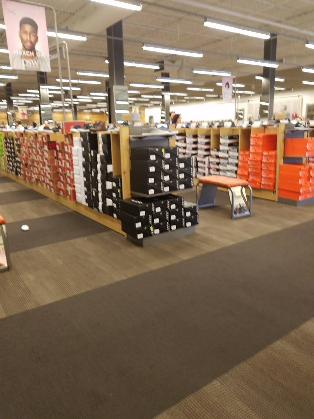 DSW Designer Shoe Warehouse | 5073 Shelbyville Rd, Louisville, KY 40207, USA | Phone: (502) 822-4801