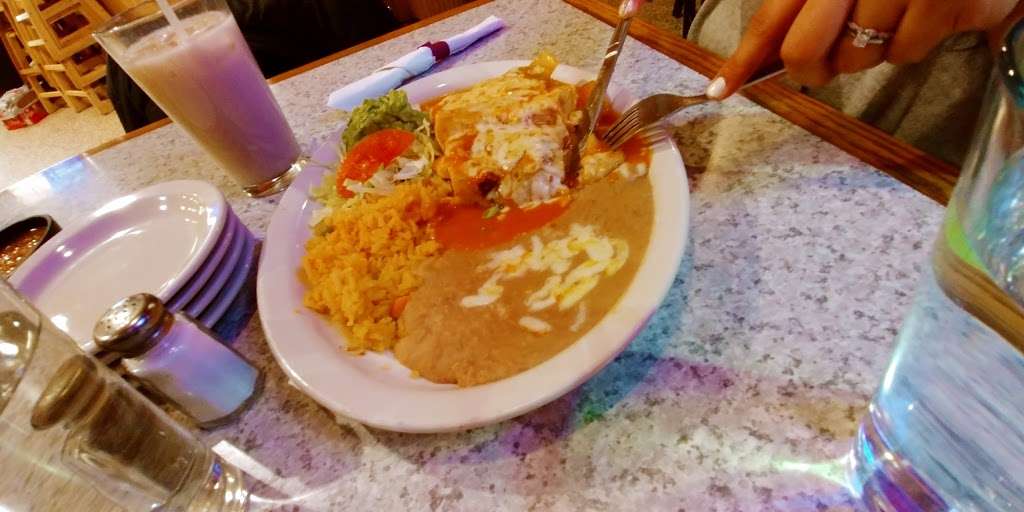 El Sombrero | 314 Lincoln Ave, Fox River Grove, IL 60021, USA | Phone: (847) 516-4910