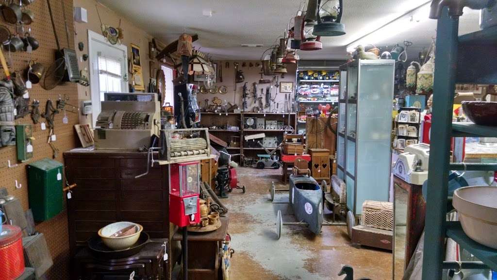 Finders Keepers Antiques And Collectables | Cleveland, TX 77328, USA