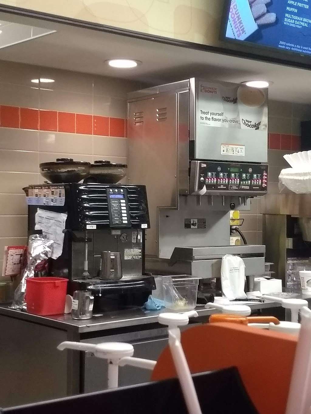 Dunkin Donuts | 4 Connecticut Turnpike, Fairfield, CT 06825, USA | Phone: (203) 927-5261