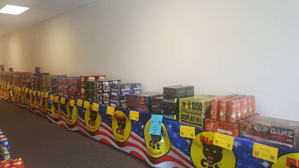 USA Fireworks | 833 Indianapolis Rd, Greencastle, IN 46135 | Phone: (765) 655-2407