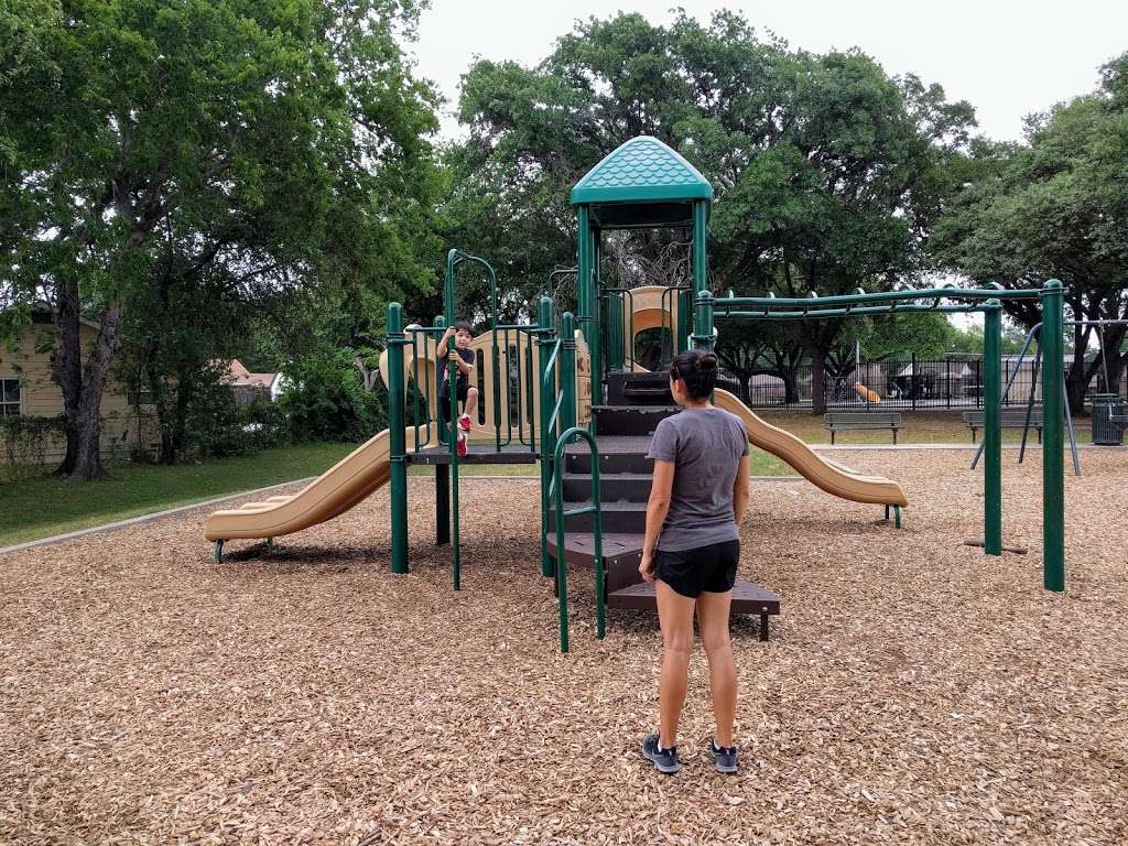 Grauwyler Park | Dallas, TX 75235, USA | Phone: (214) 670-6302