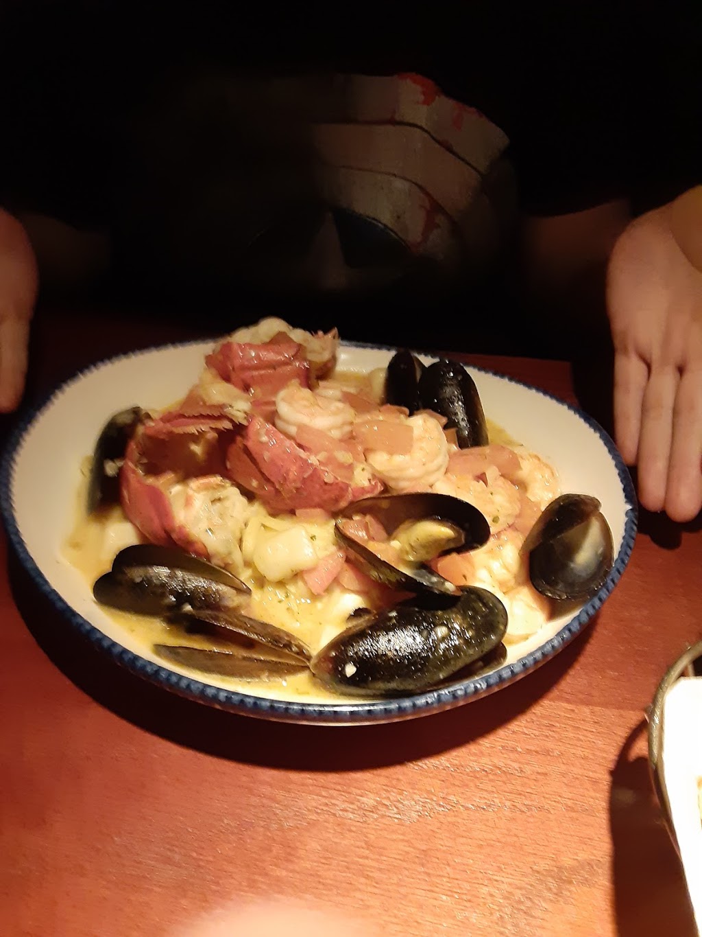 Red Lobster | BASS PRO SHOP, 320 Cincinnati Mills Dr NEAR, Cincinnati, OH 45240, USA | Phone: (513) 671-6777