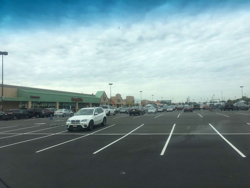 Linden Shopping Center | Linden, NJ 07036