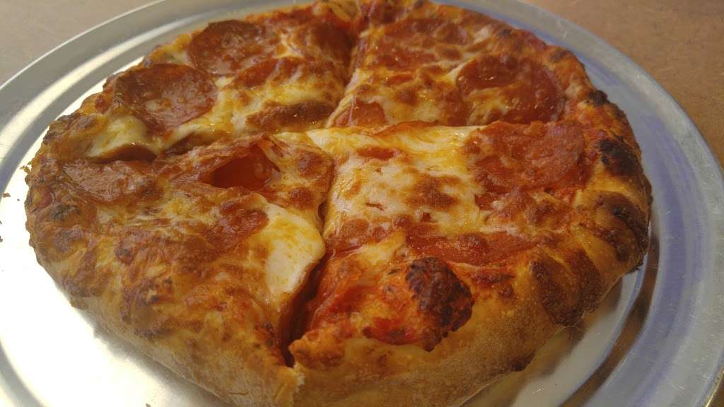 Uncle Howies Pizza | 800 E Lugonia Ave a, Redlands, CA 92374, USA | Phone: (909) 798-4068