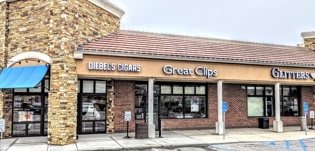 Great Clips | 4256 W 119th St, Leawood, KS 66209, USA | Phone: (913) 428-7771