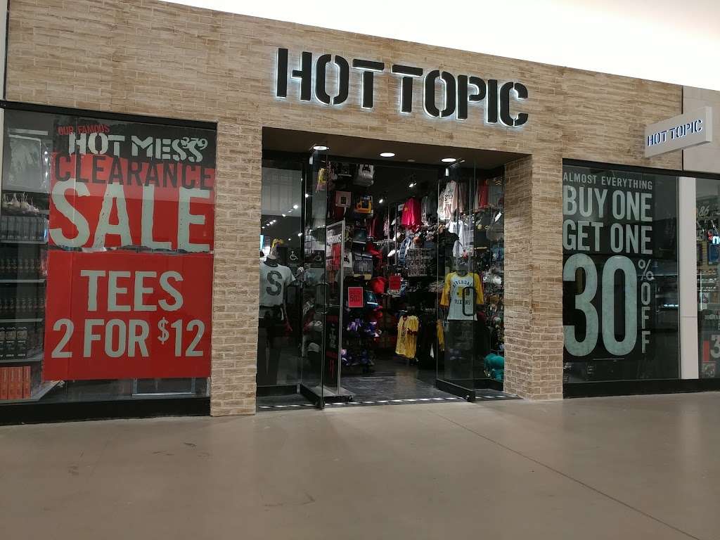 Hot Topic | 14500 W. Colfax Ave., Space #379, Lakewood, CO 80401 | Phone: (303) 216-2156