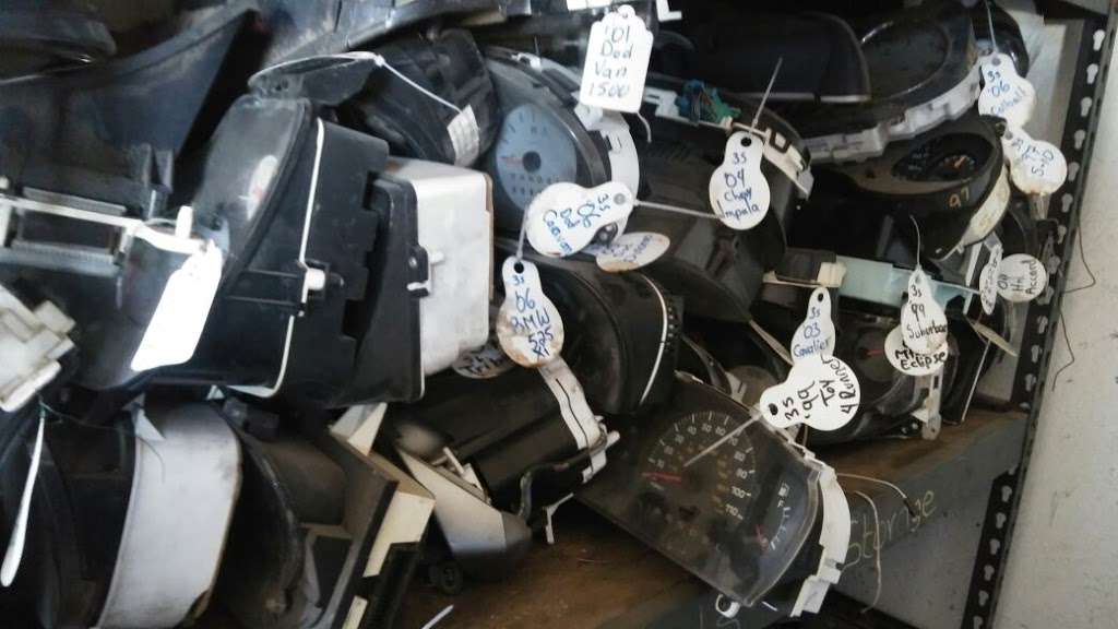 Old Yeller Auto | 5385 Garfield St, Denver, CO 80216, USA | Phone: (303) 295-3952