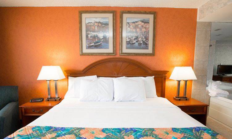 The Breakers Resort Inn | 1503 Atlantic Ave, Virginia Beach, VA 23451, USA | Phone: (757) 428-1821